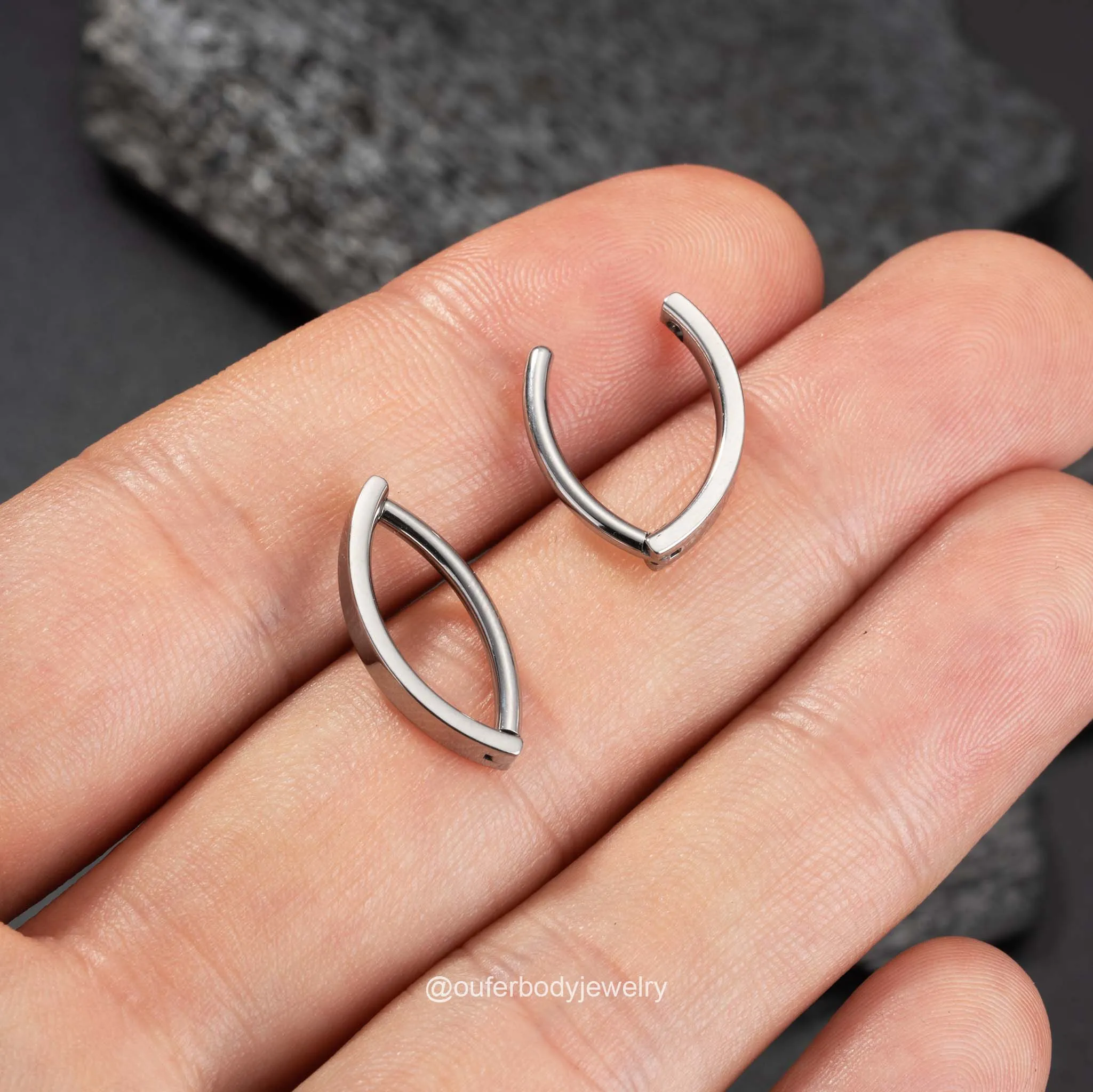 14G 10-14mm Clicker Titanium Belly Piercing Ring Hoop