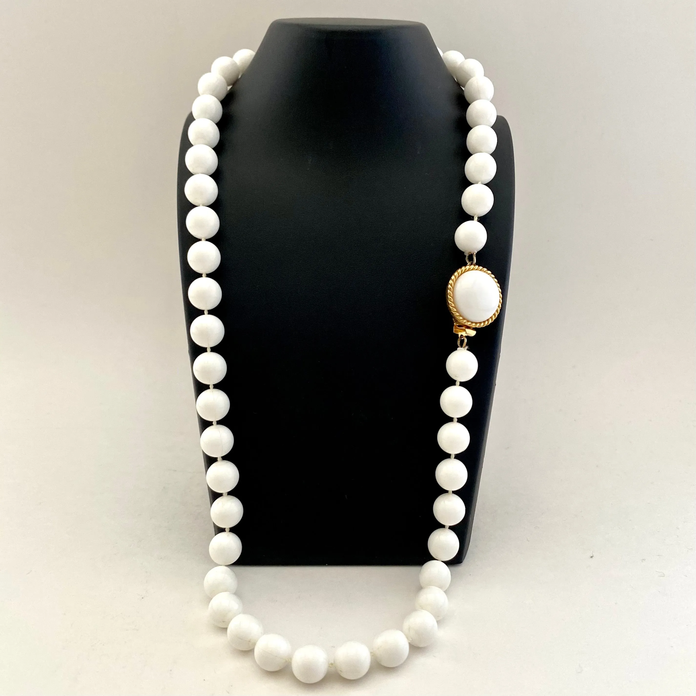 1960s Marvella Bead Necklace