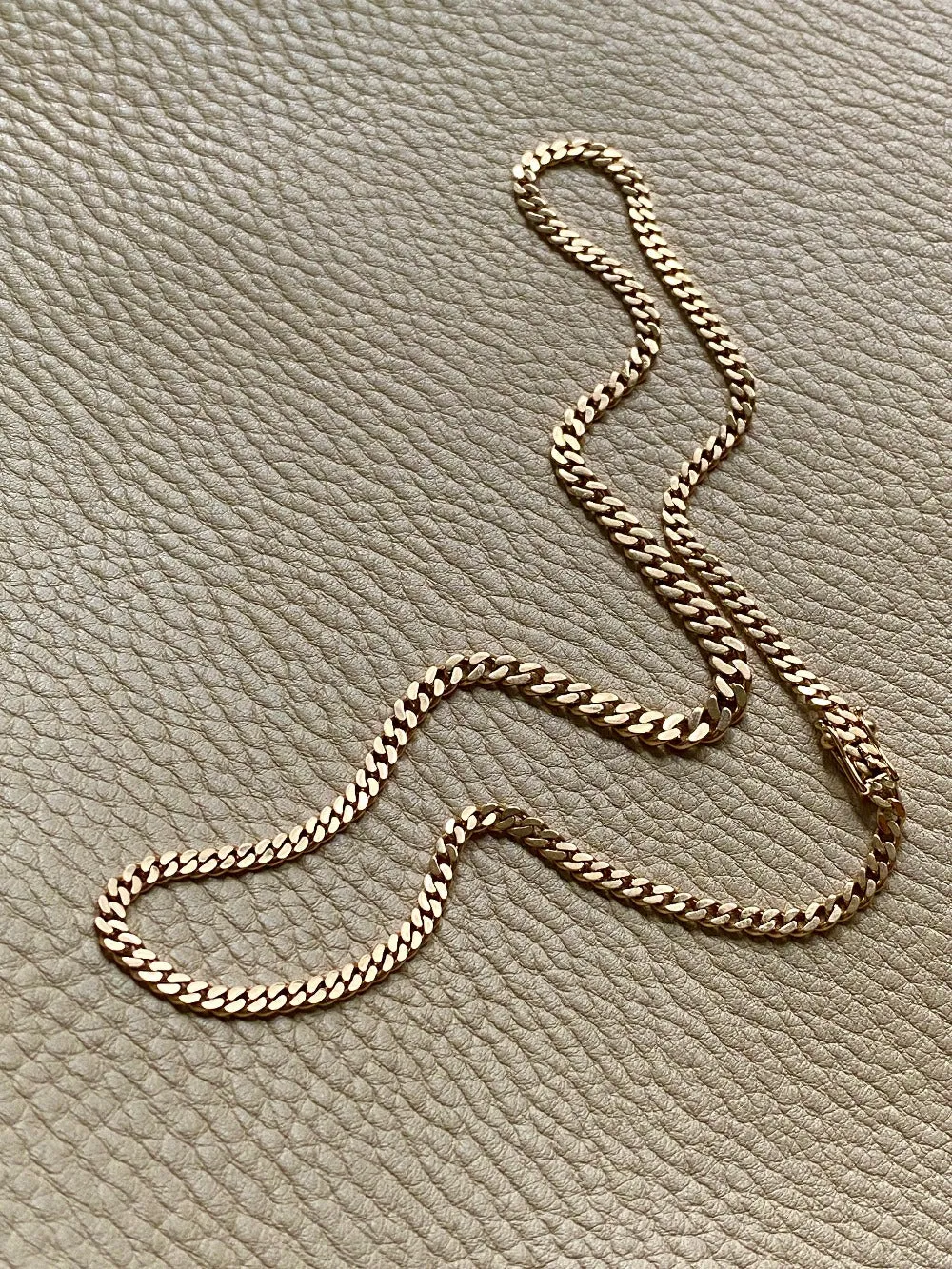 1968 Swedish Vintage Graduated curb necklace in 18k gold - 17.7 inch length