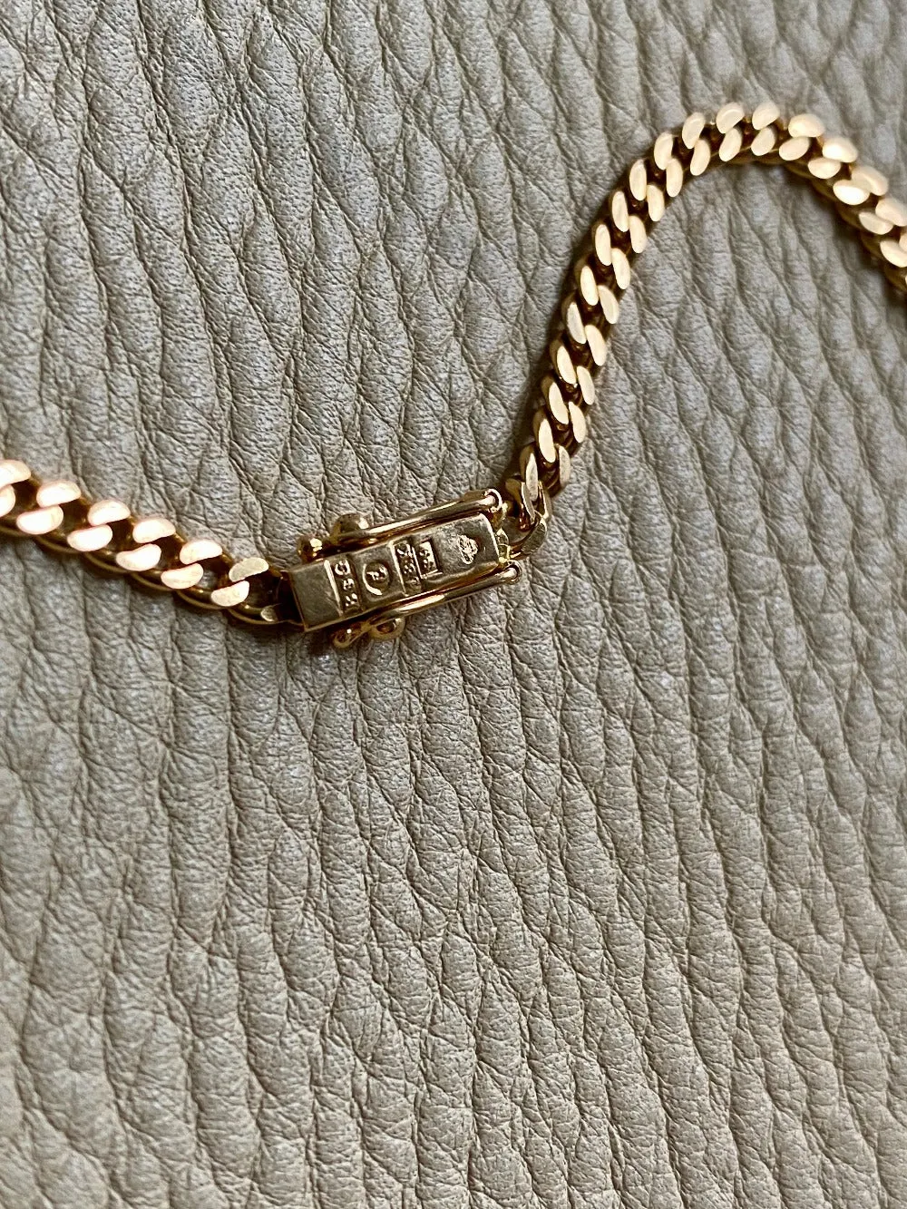 1968 Swedish Vintage Graduated curb necklace in 18k gold - 17.7 inch length