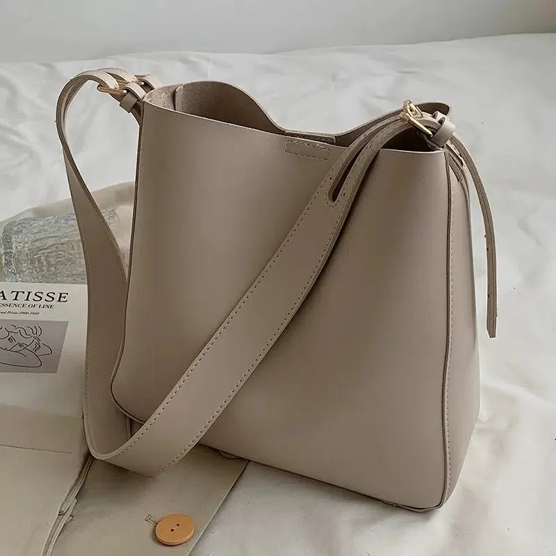 Adjustable Straps Leather Bucket Bag
