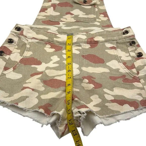 Anthropologie Pilcro Camouflage Camo Flirty Dungaree Overalls Romper Size XS