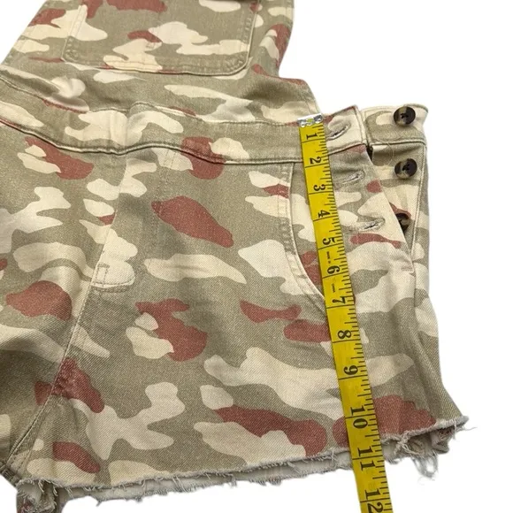 Anthropologie Pilcro Camouflage Camo Flirty Dungaree Overalls Romper Size XS