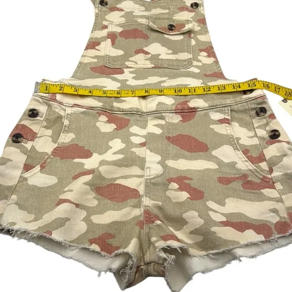 Anthropologie Pilcro Camouflage Camo Flirty Dungaree Overalls Romper Size XS