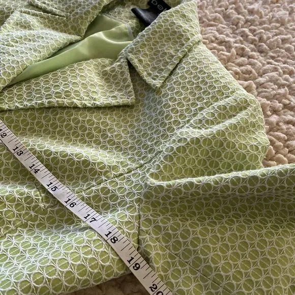 Bebe Women’s Size M White Apple Green Casual Career Lightweight Long Jacket