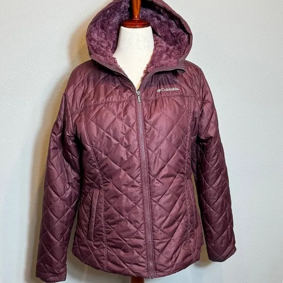 Columbia maroon quilted and faux fur lined jacket with faux fur lined hood Sz XL