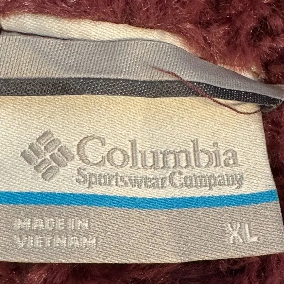Columbia maroon quilted and faux fur lined jacket with faux fur lined hood Sz XL