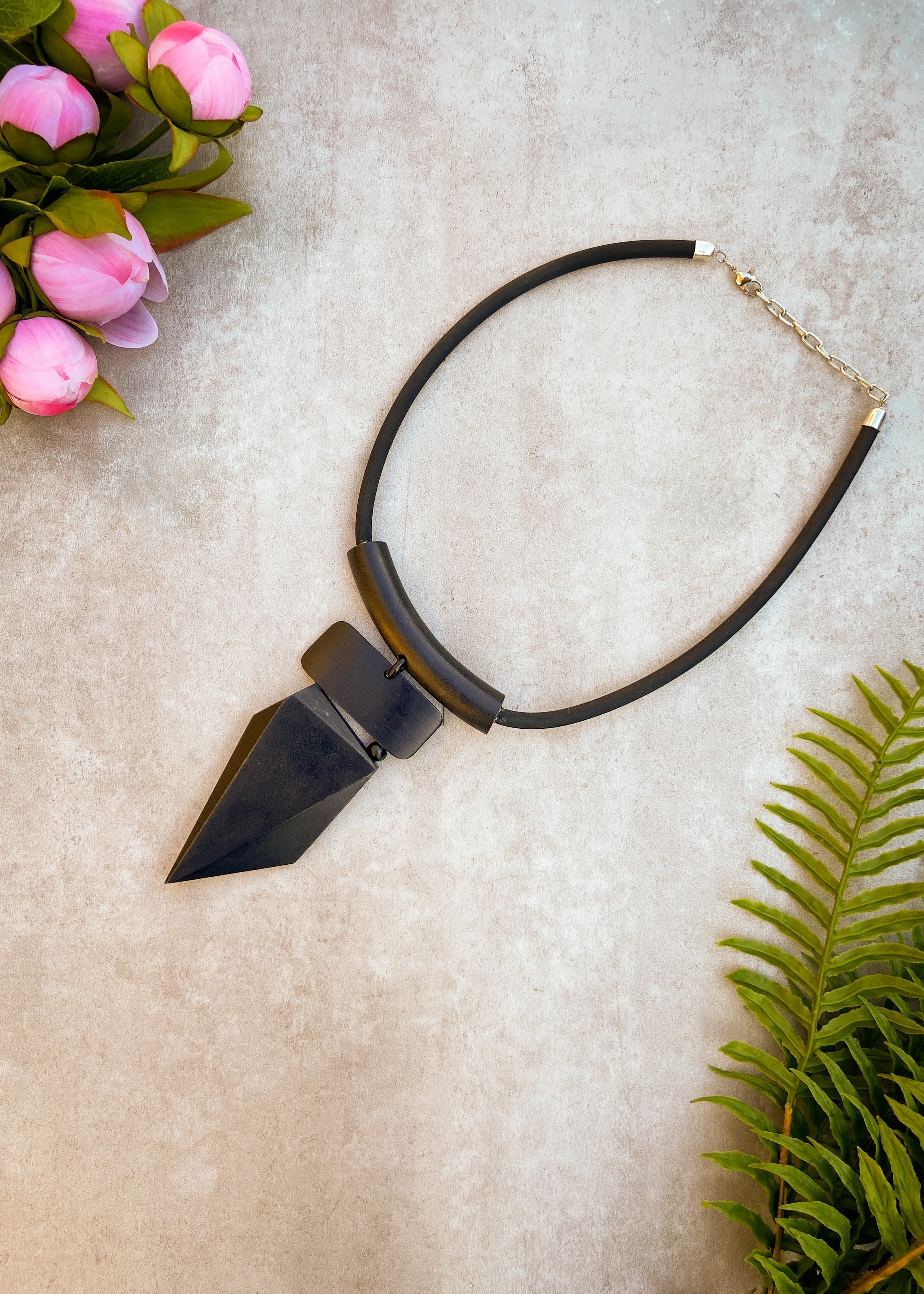 Donna Necklace in Onyx