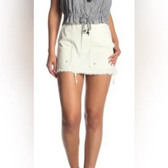 Free People White Cargo Distressed Mini Skirt With Pockets Raw Hem Size 27