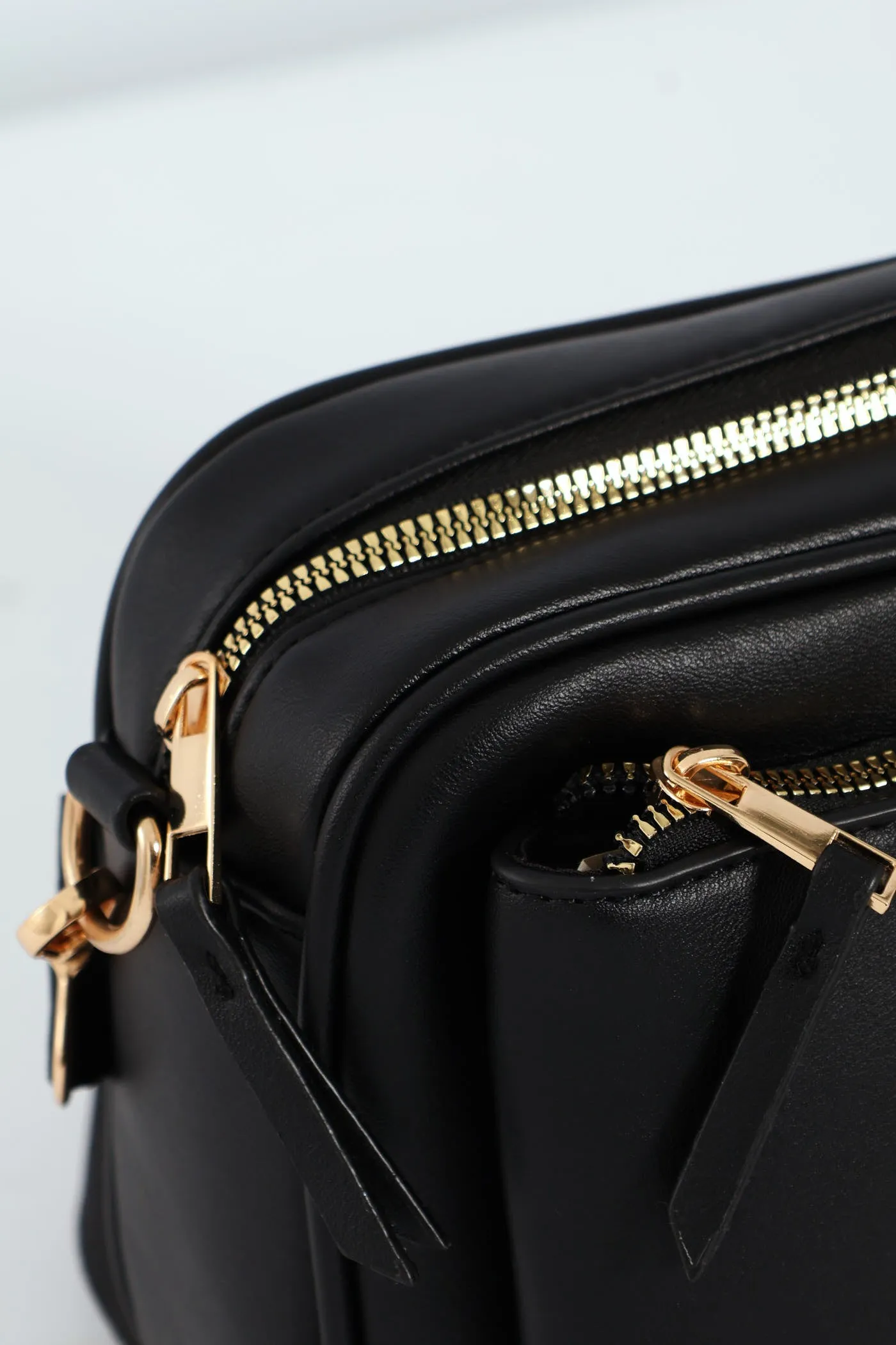 Front Pocket Camera Bag - Black
