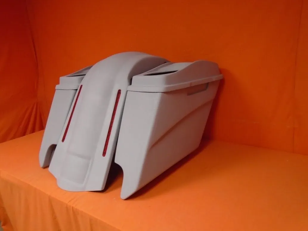 Harley Davidson 5" Heritage Softail Extended Saddlebags Dual 6 X 9 Speaker Lids   LED Fender Dual Cutouts
