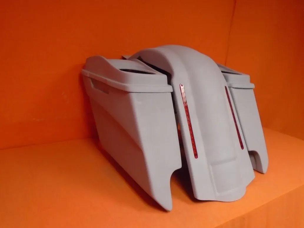 Harley Davidson 5" Heritage Softail Extended Saddlebags Dual 6 X 9 Speaker Lids   LED Fender Dual Cutouts
