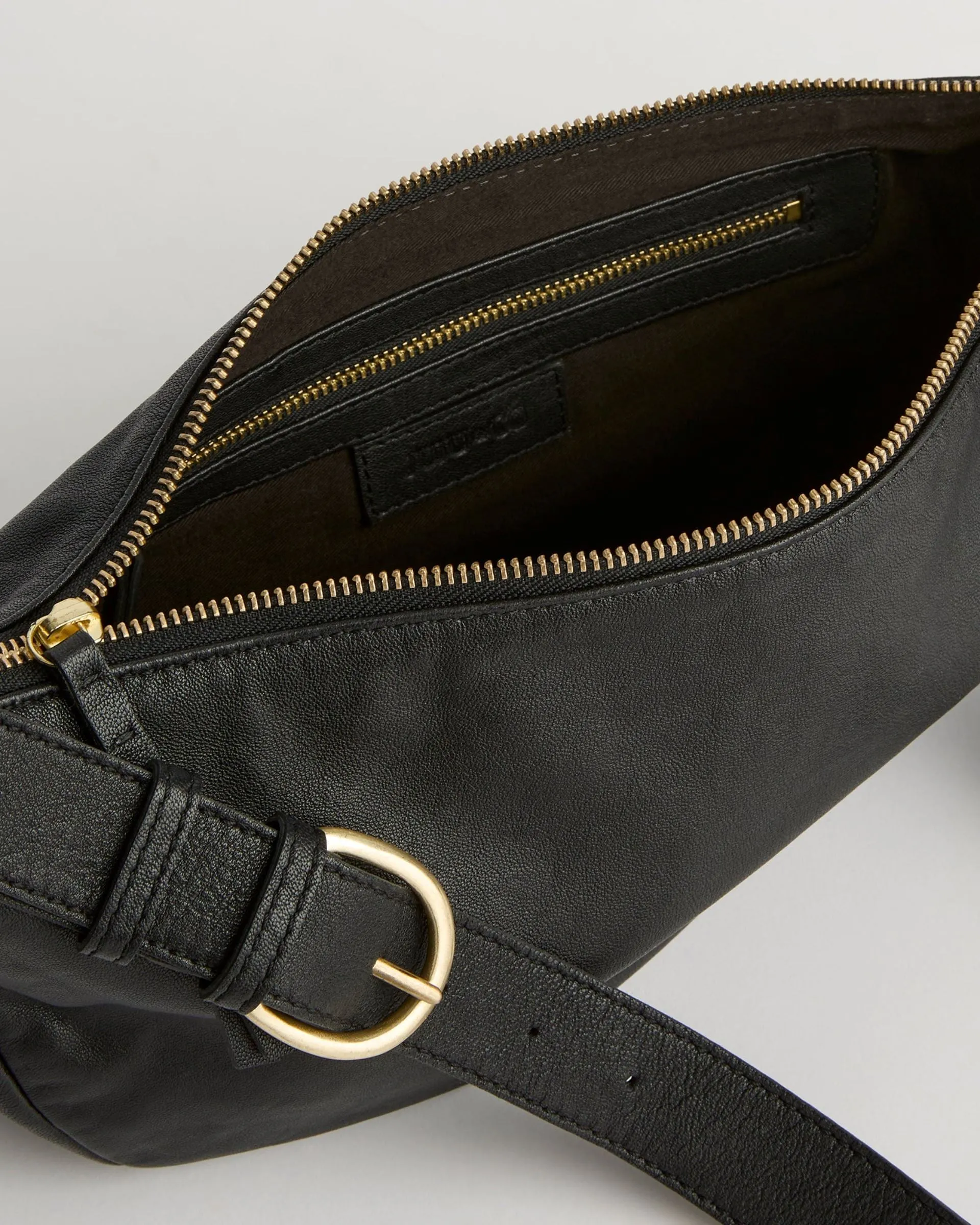JUJU & CO Shasta Sling Bag - Black
