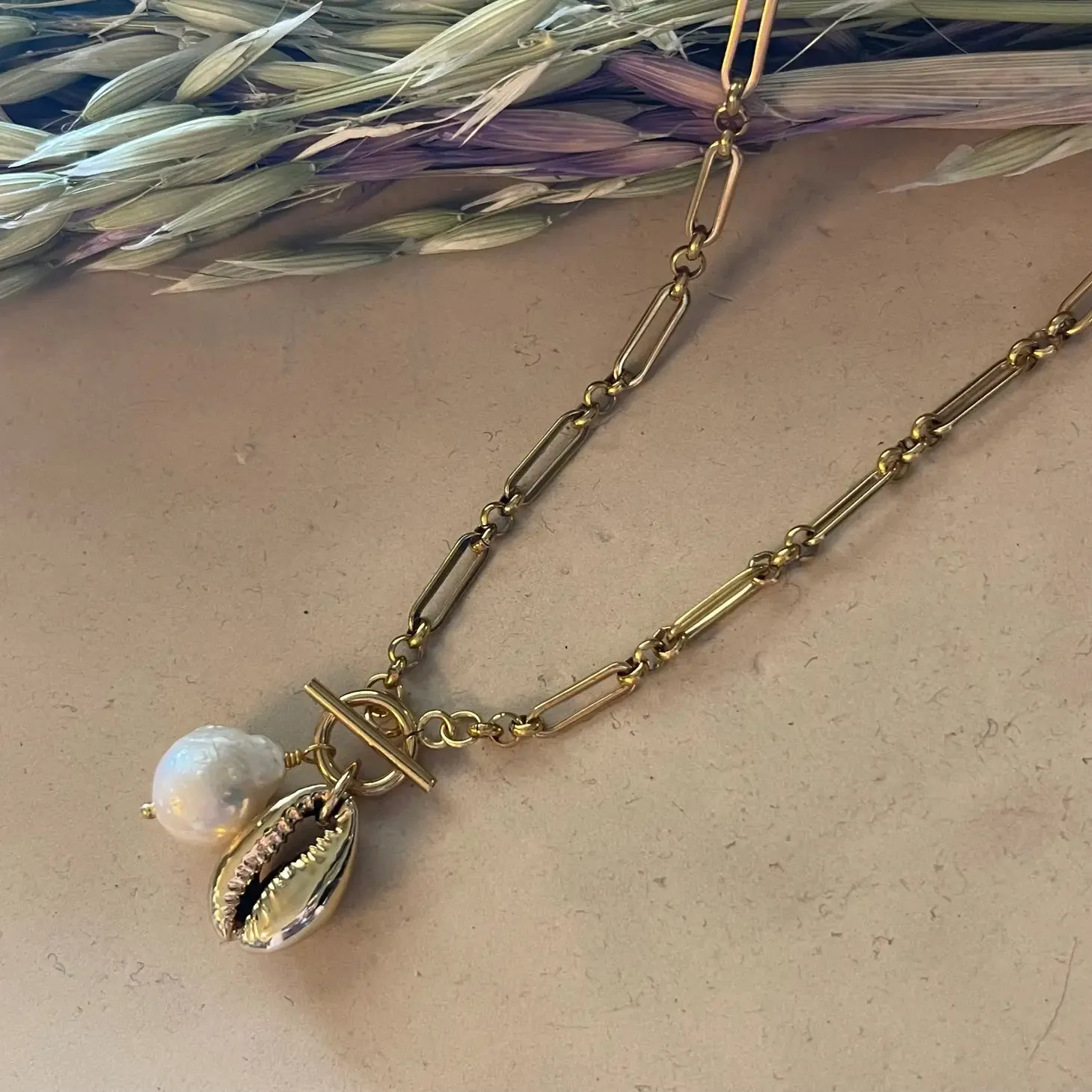 Kalei Blobby Pearl Puka Shell Chain Toggle Necklace