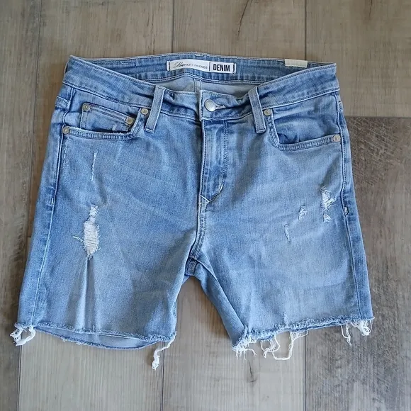 Lovers   Friends Distressed Raw cutoff denim short. Size 26