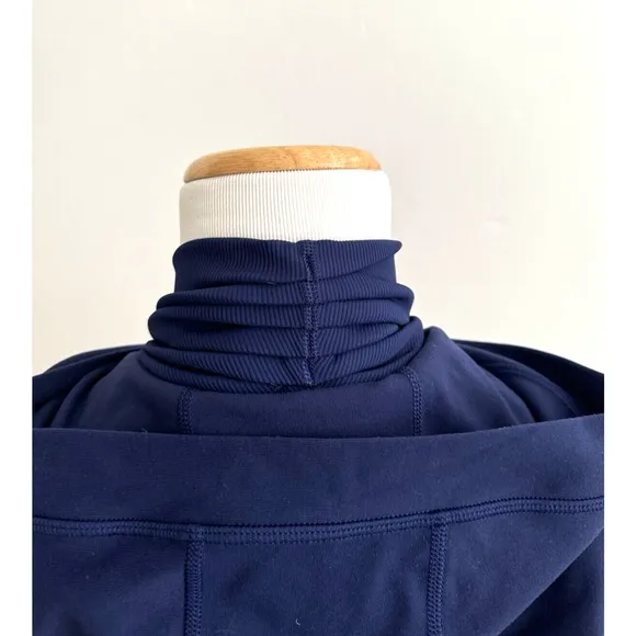 Lululemon Athletica Blue Zip-Front Jacket 10 Hood Long-Sleeve Thumbholes Stretch