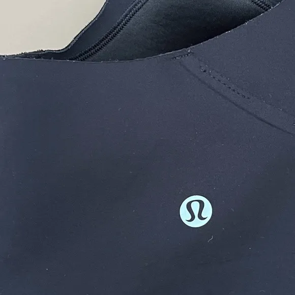{Lululemon} Take Power Sports Bra in Black - Womens 38D