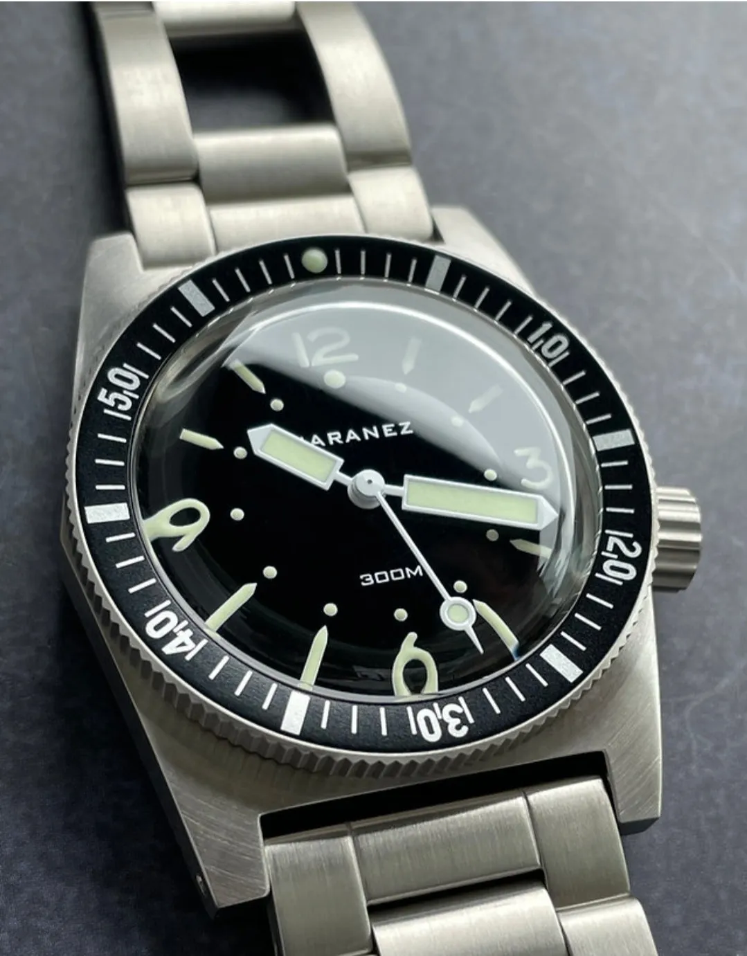 Maranez Kata Diver watch black numbers