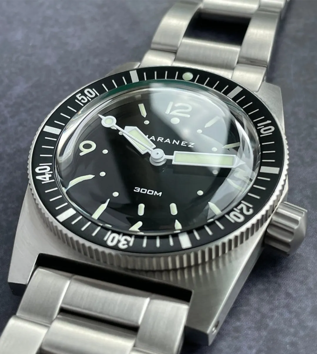 Maranez Kata Diver watch black numbers