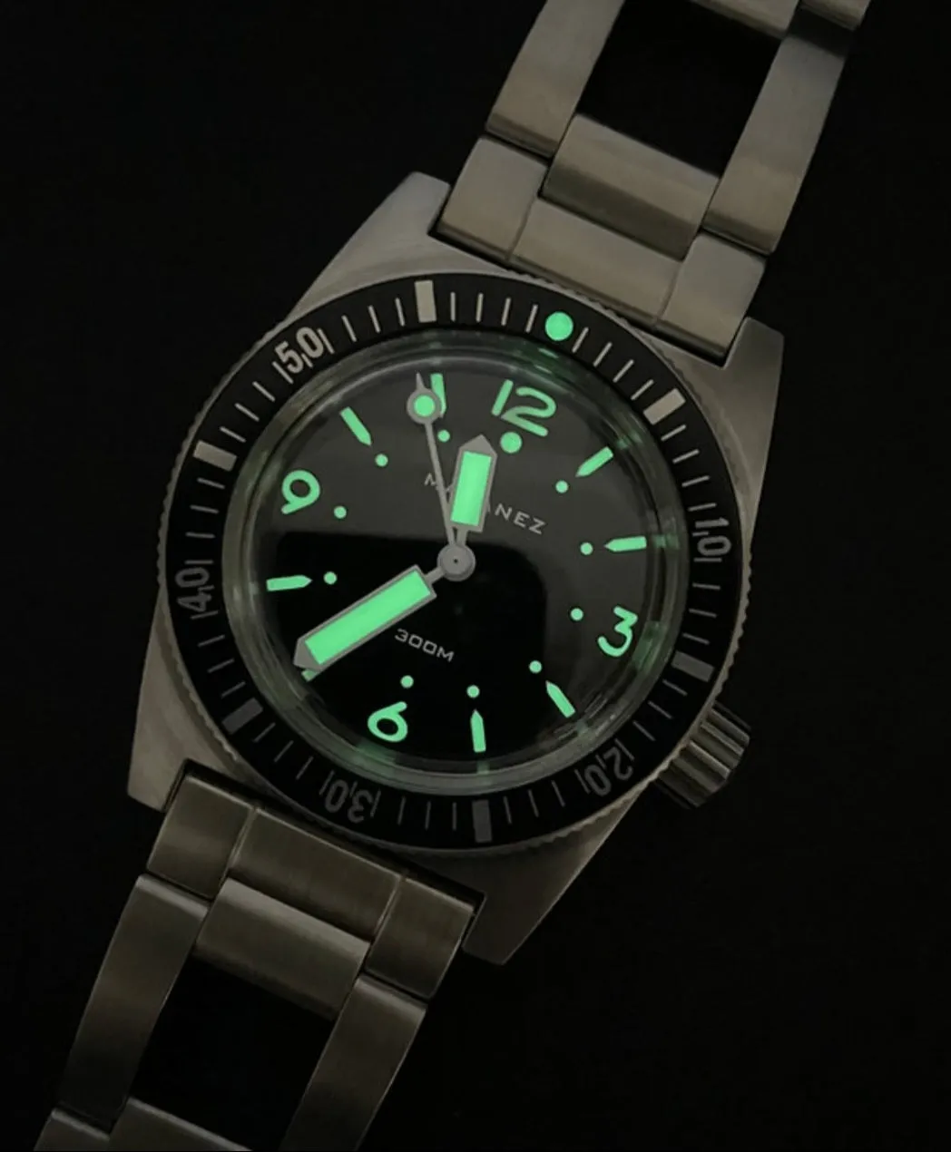 Maranez Kata Diver watch black numbers