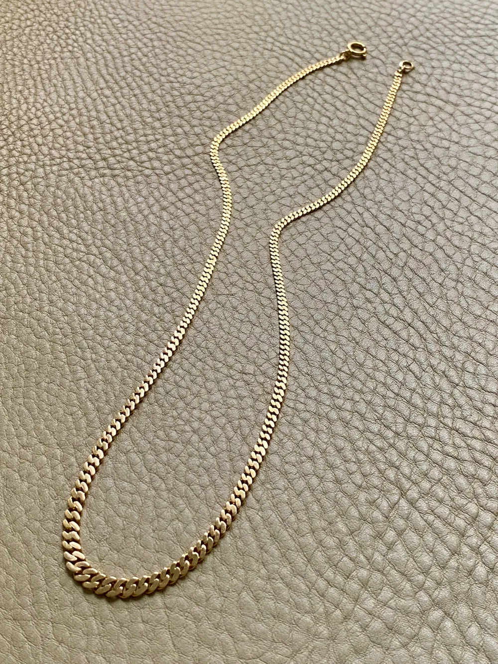 Midcentury Swedish 18k gold pressed curb link necklace, graduated width - 18 inch length