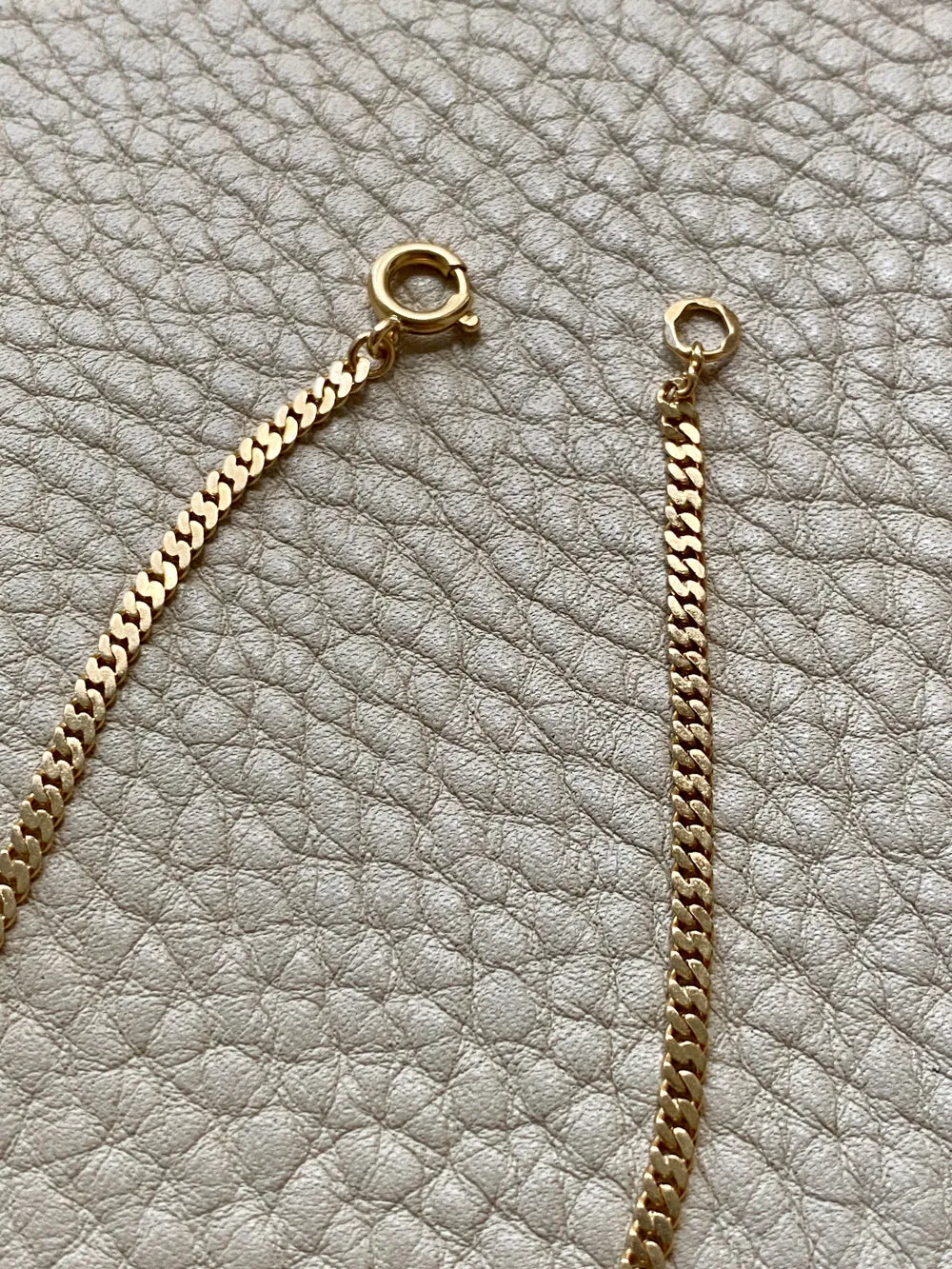 Midcentury Swedish 18k gold pressed curb link necklace, graduated width - 18 inch length