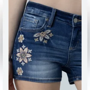 Miss Me Mid Rise Flower Embroidered Denim Shorts Size 31, NWT