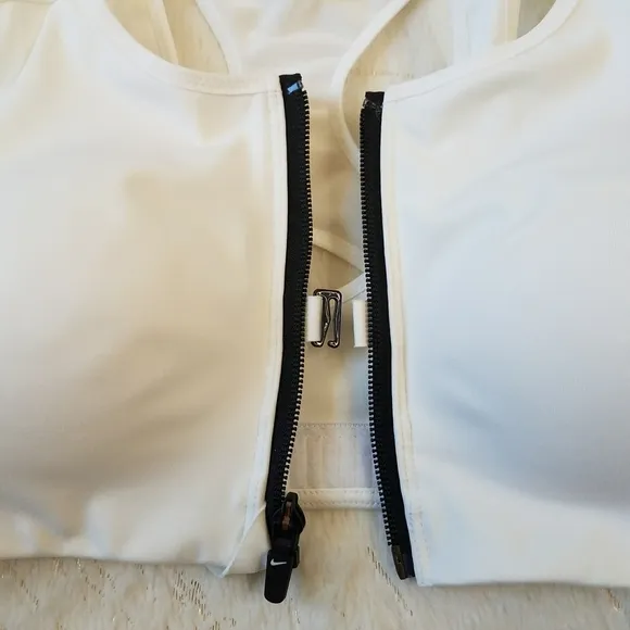 Nike Dri-Fit Women's High-Support Padded Front-Zip Sports Bra