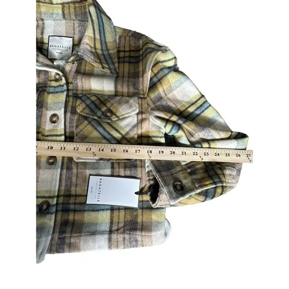 NWT Bagatelle Women's Medium Plaid Wool‎ Blend Crop Fleece Jacket Shacket #F12-4
