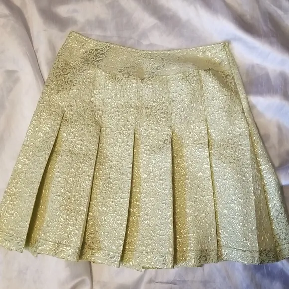 Nwt Cynthia Steffe Brocade Shimmer Gold Foil Pleated Skirt size 6 Green