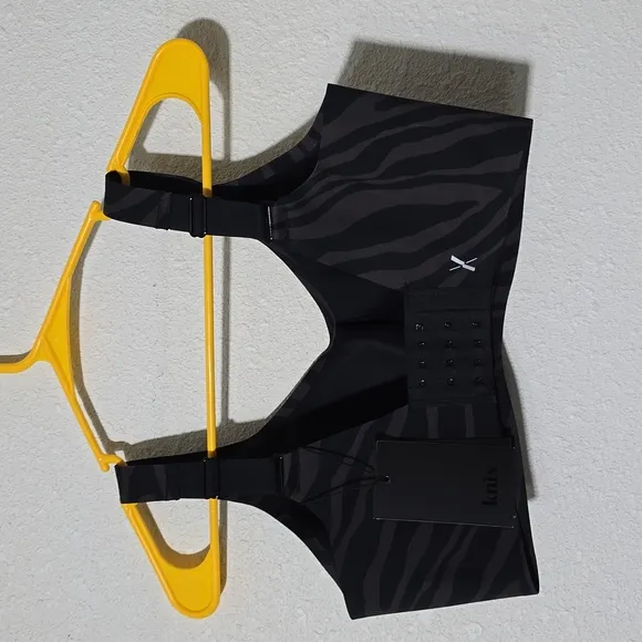 NWT Knix Catalyst Front Zip Sports Bra
