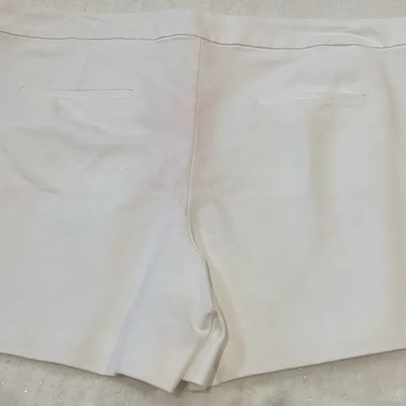 NWT Lilly Pulitzer ALESSI STRETCH SHORTS white size 16