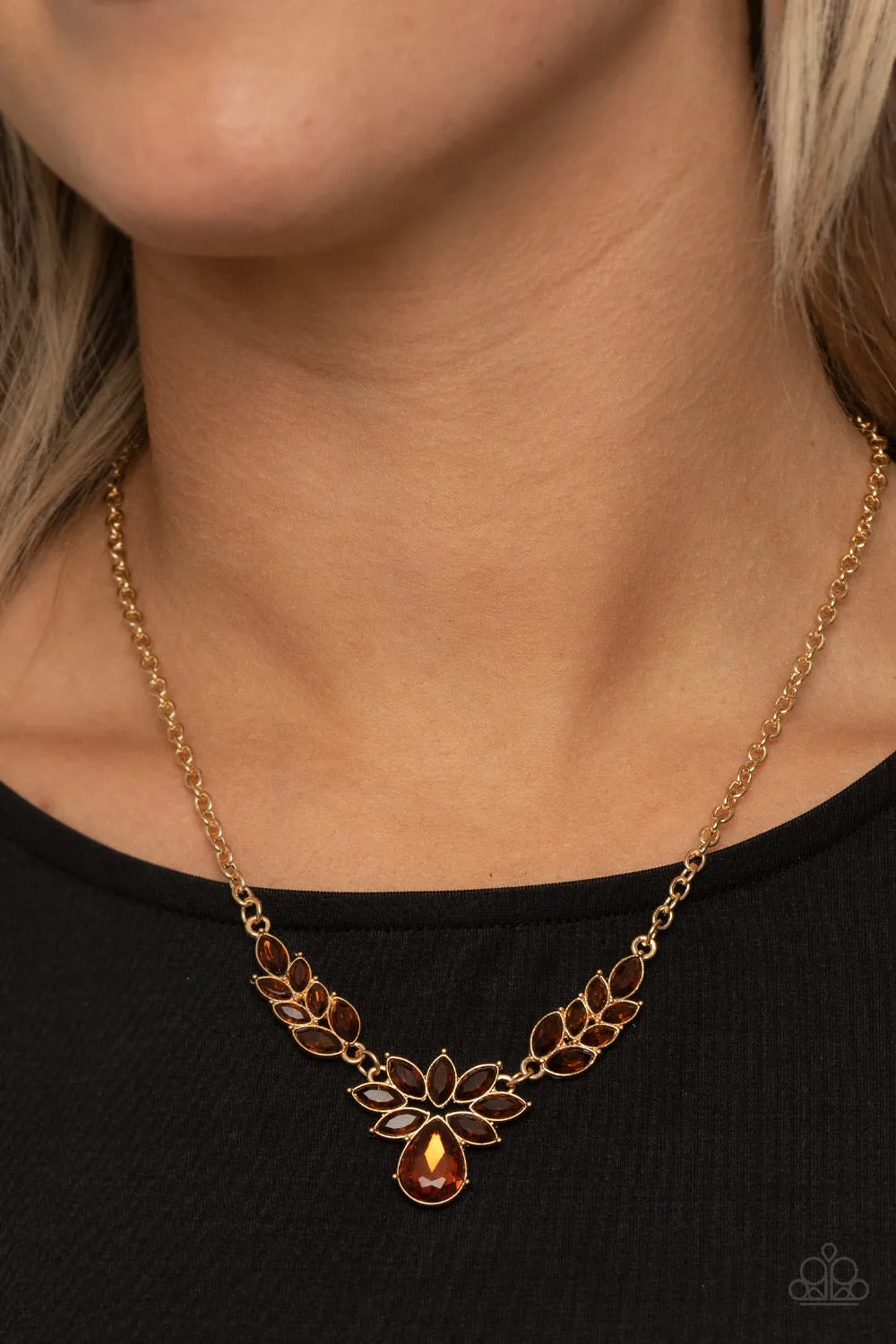 Paparazzi I Need Some HEIR Necklace Brown & GLOWING in Circles Earrings Brown