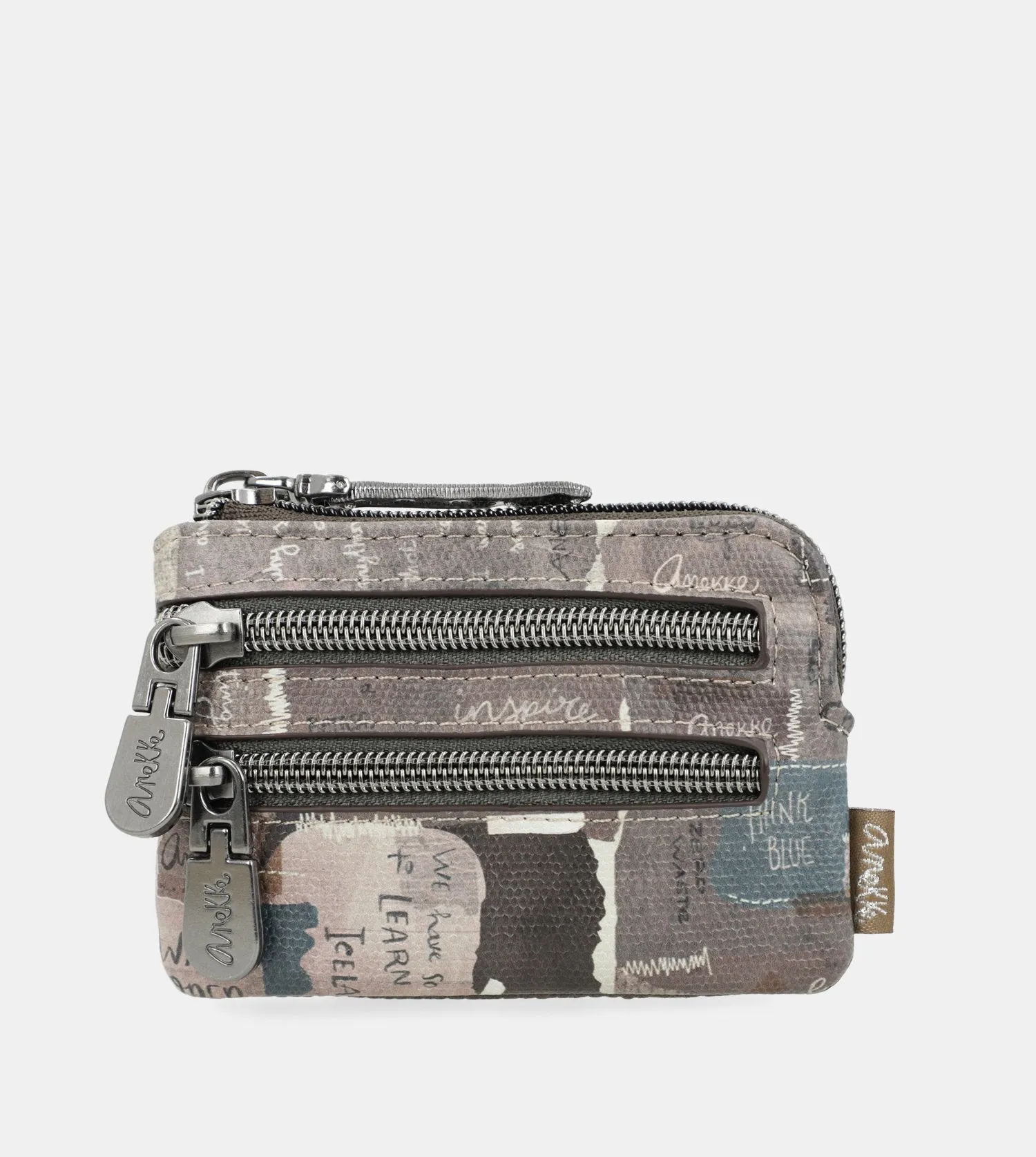 Rune purse with a zip closure