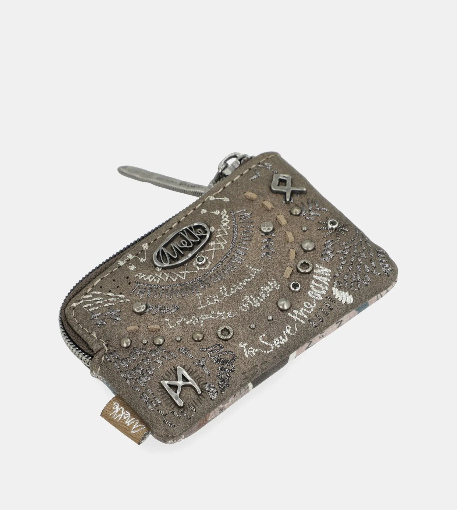 Rune purse with a zip closure