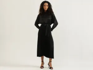 Spread Collar Pleated Dress