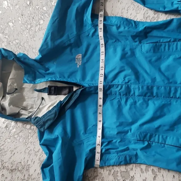 The North Face Hyvent 2.5L Rain Jacket Hood SzXS