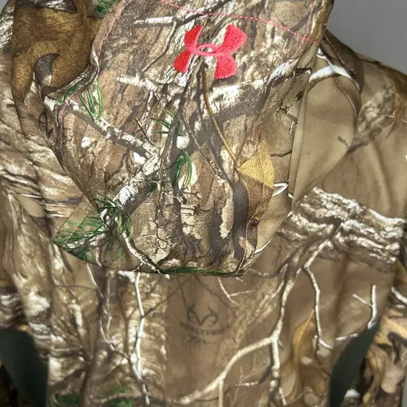 Under Armour NWT women's speed freek Hoodie Realtree Xtra scent control size L