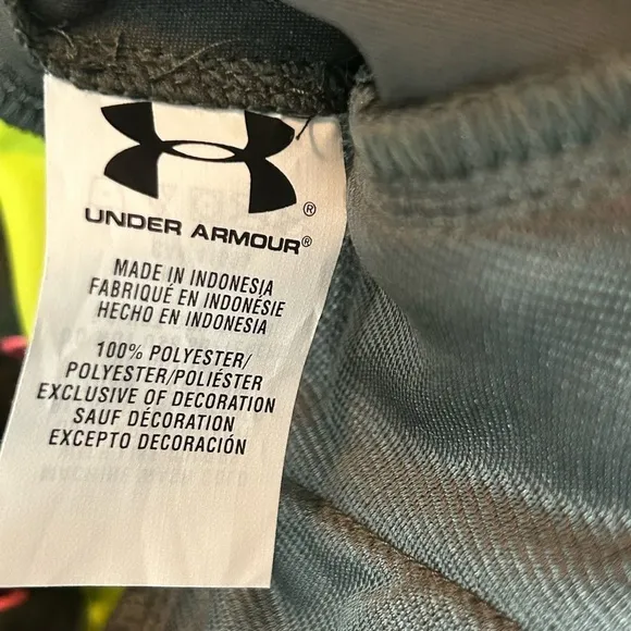 Under Armour NWT women's speed freek Hoodie Realtree Xtra scent control size L