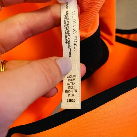 Victoria’s Secret VSX Incredible Front Close Sports Bra (34DDD)