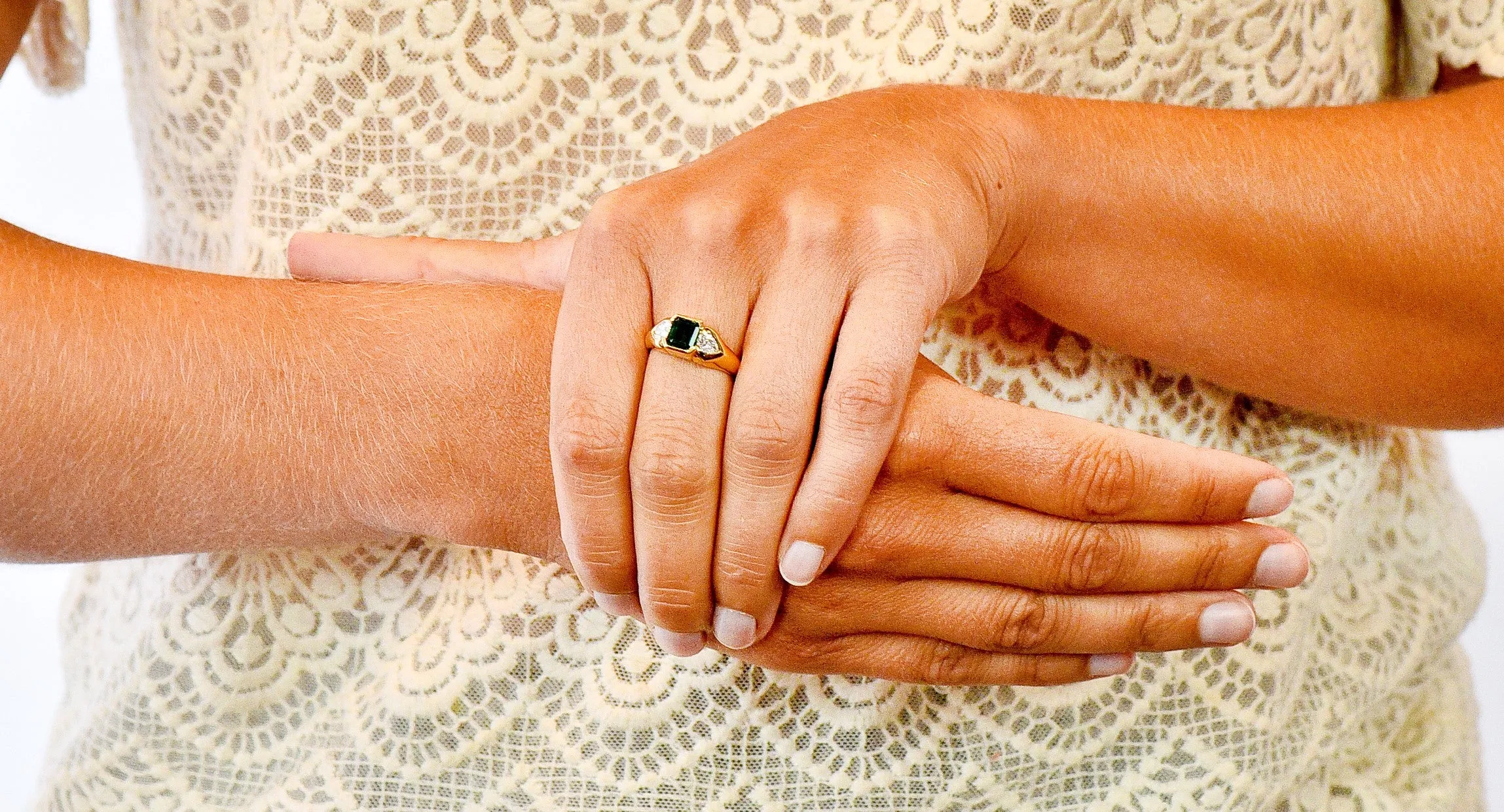 Vintage 1.90 CTW Emerald Diamond 18 Karat Gold Three Stone Ring