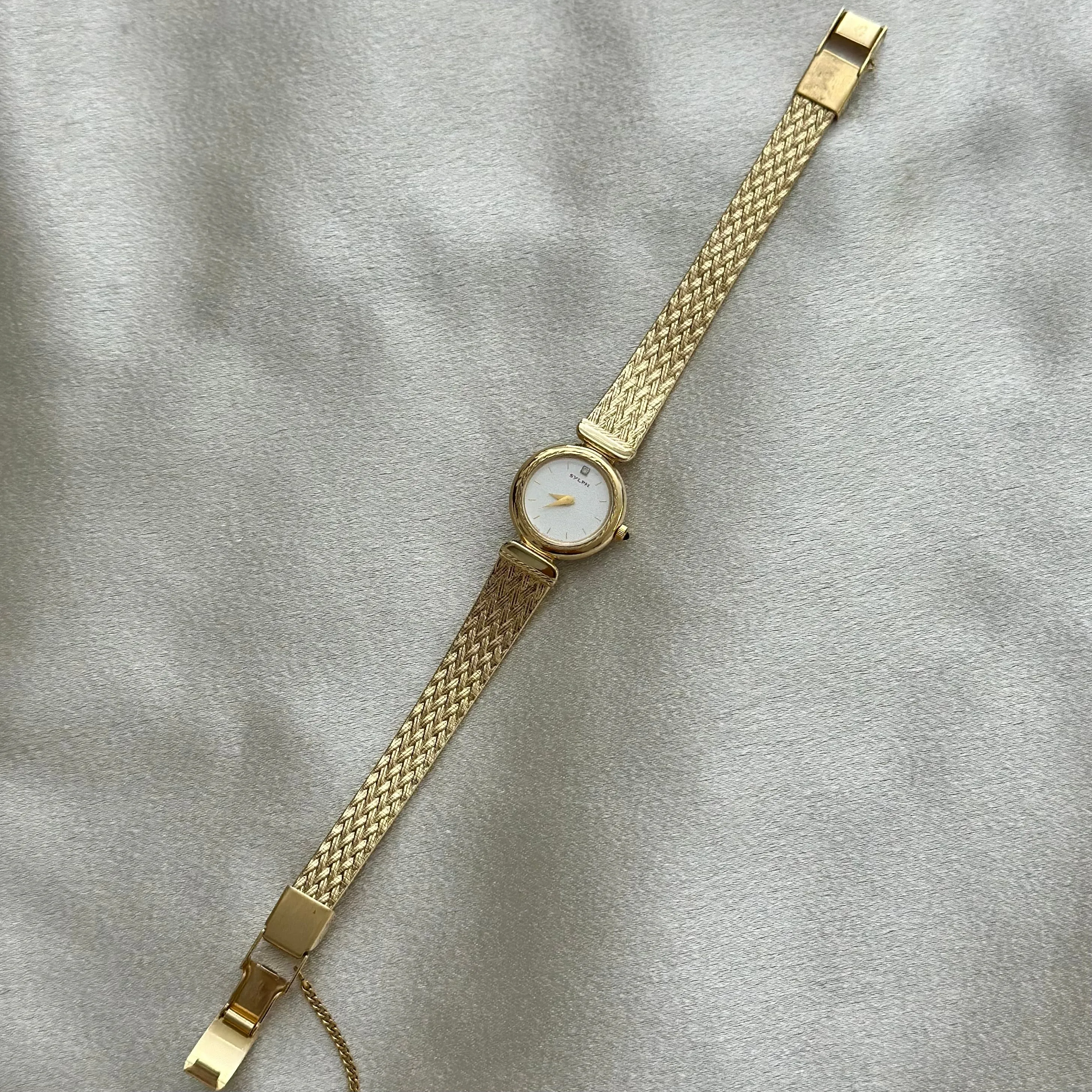 VINTAGE CITIZEN DIAMOND DAINTY WATCH
