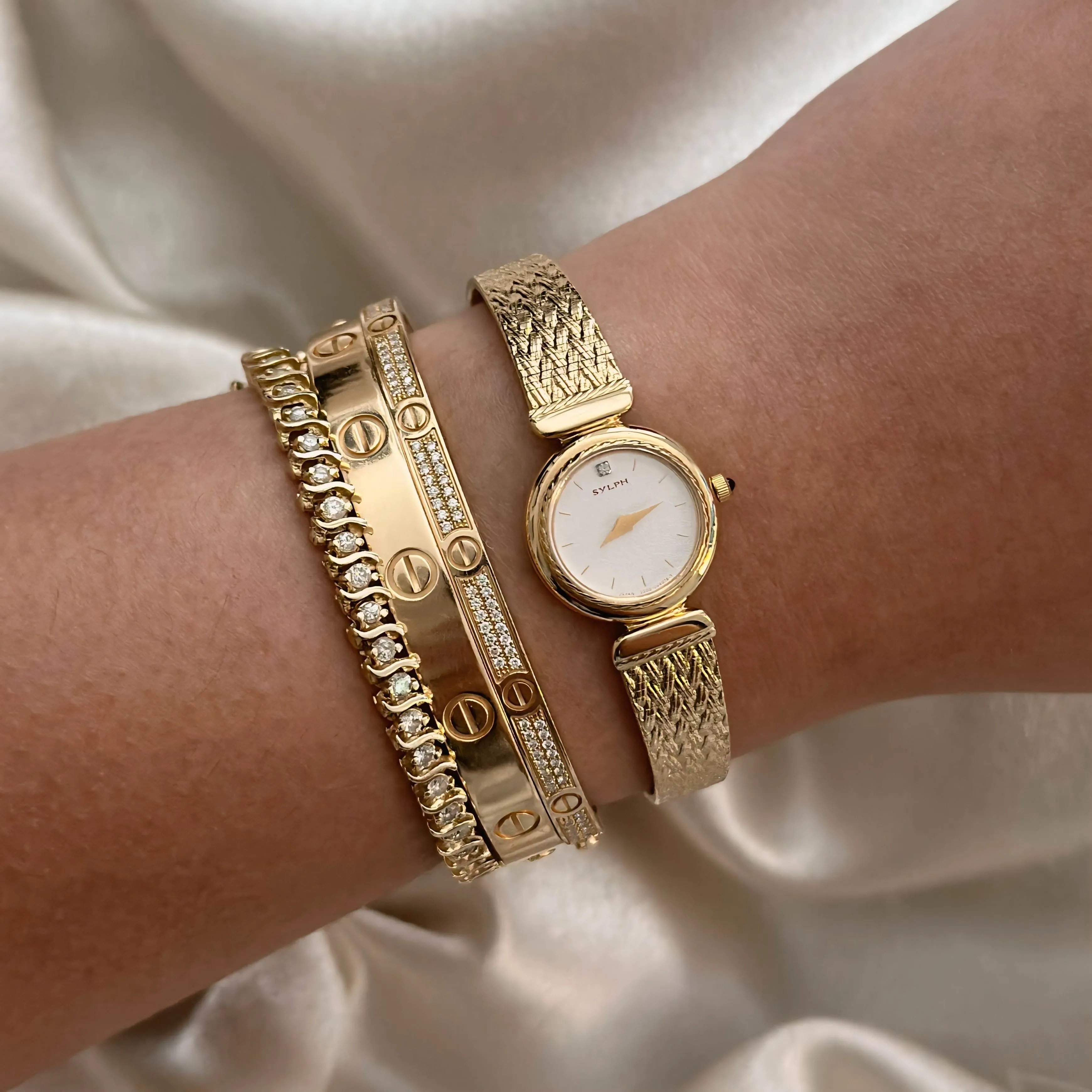 VINTAGE CITIZEN DIAMOND DAINTY WATCH