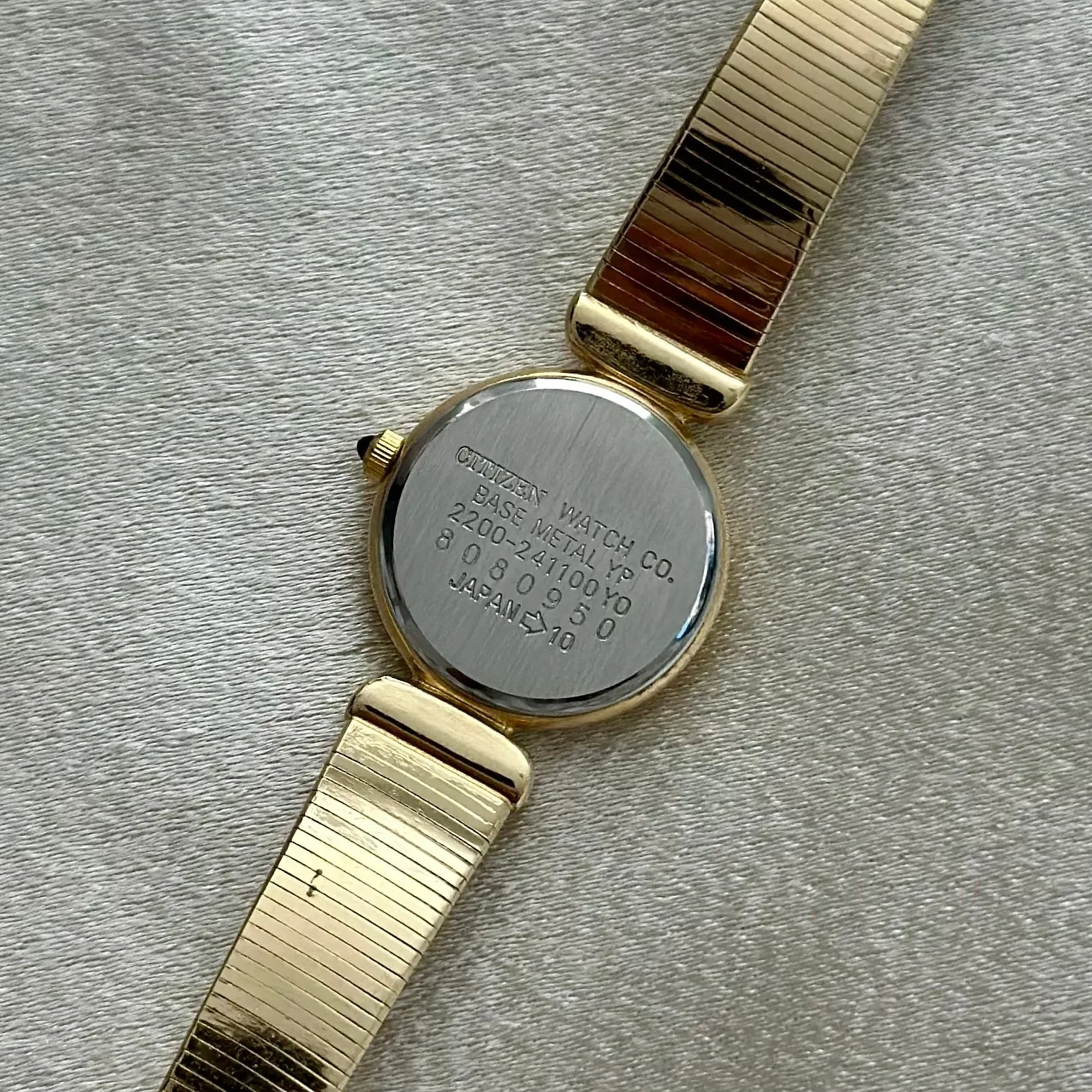 VINTAGE CITIZEN DIAMOND DAINTY WATCH