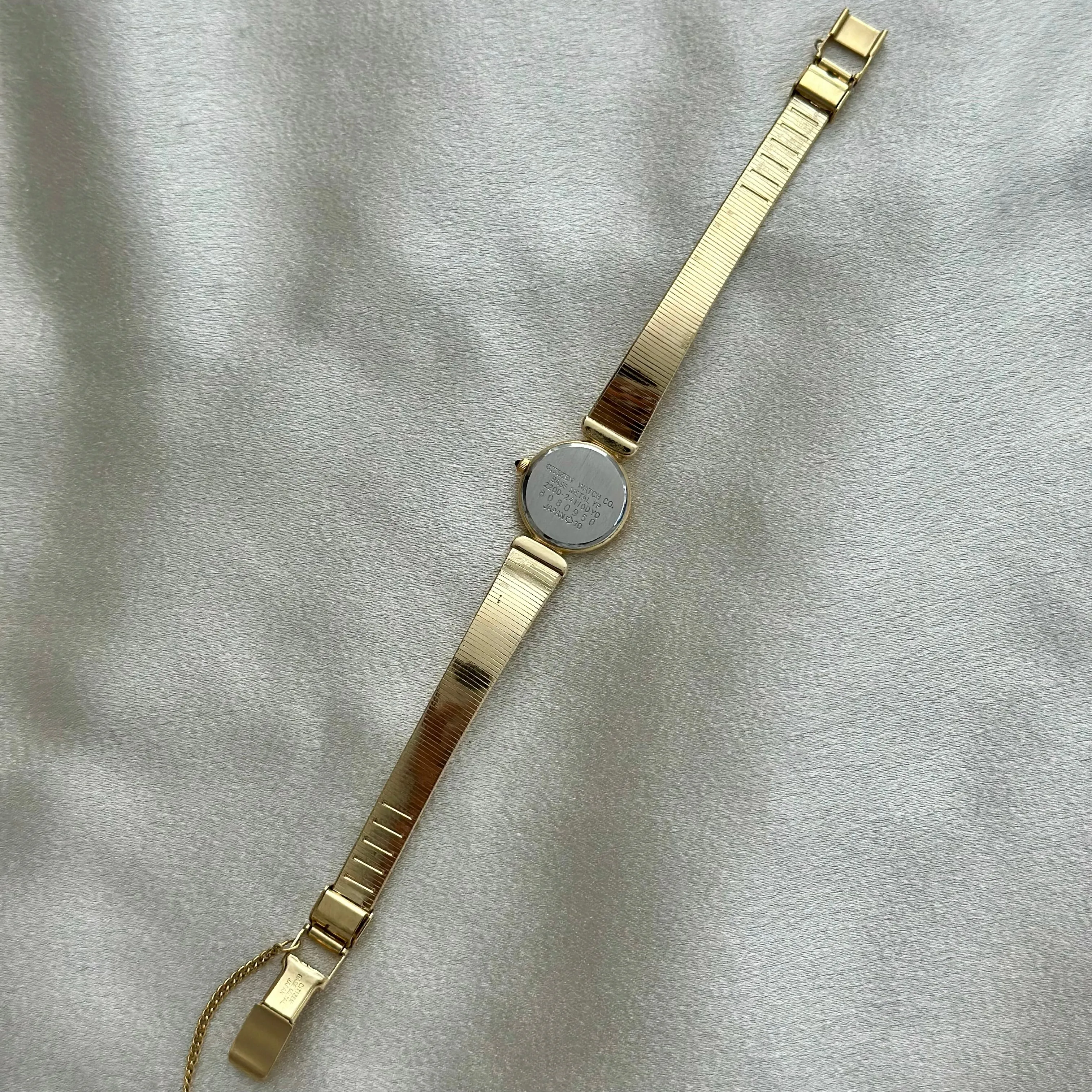 VINTAGE CITIZEN DIAMOND DAINTY WATCH