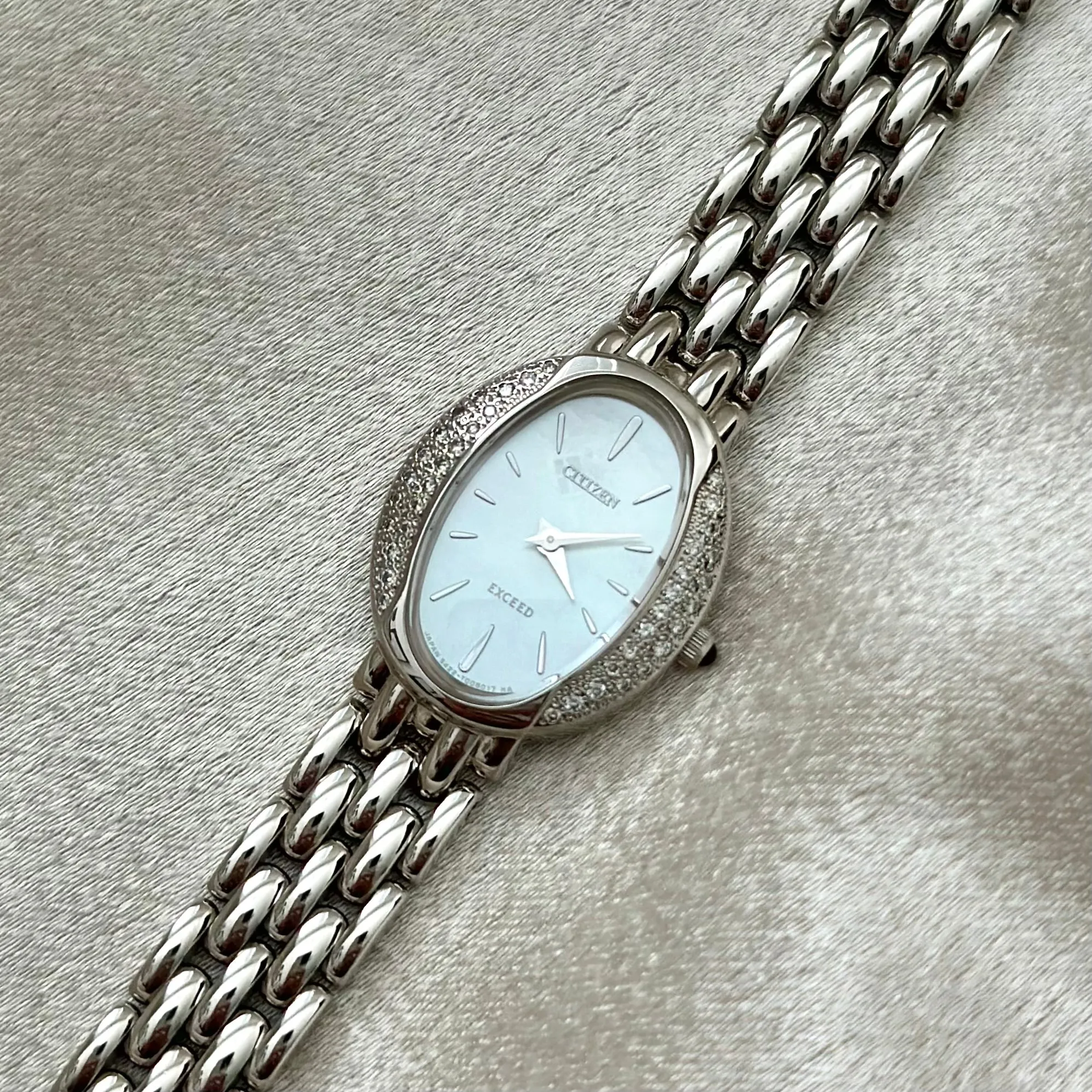 VINTAGE CITIZEN DIAMOND SILVER WATCH