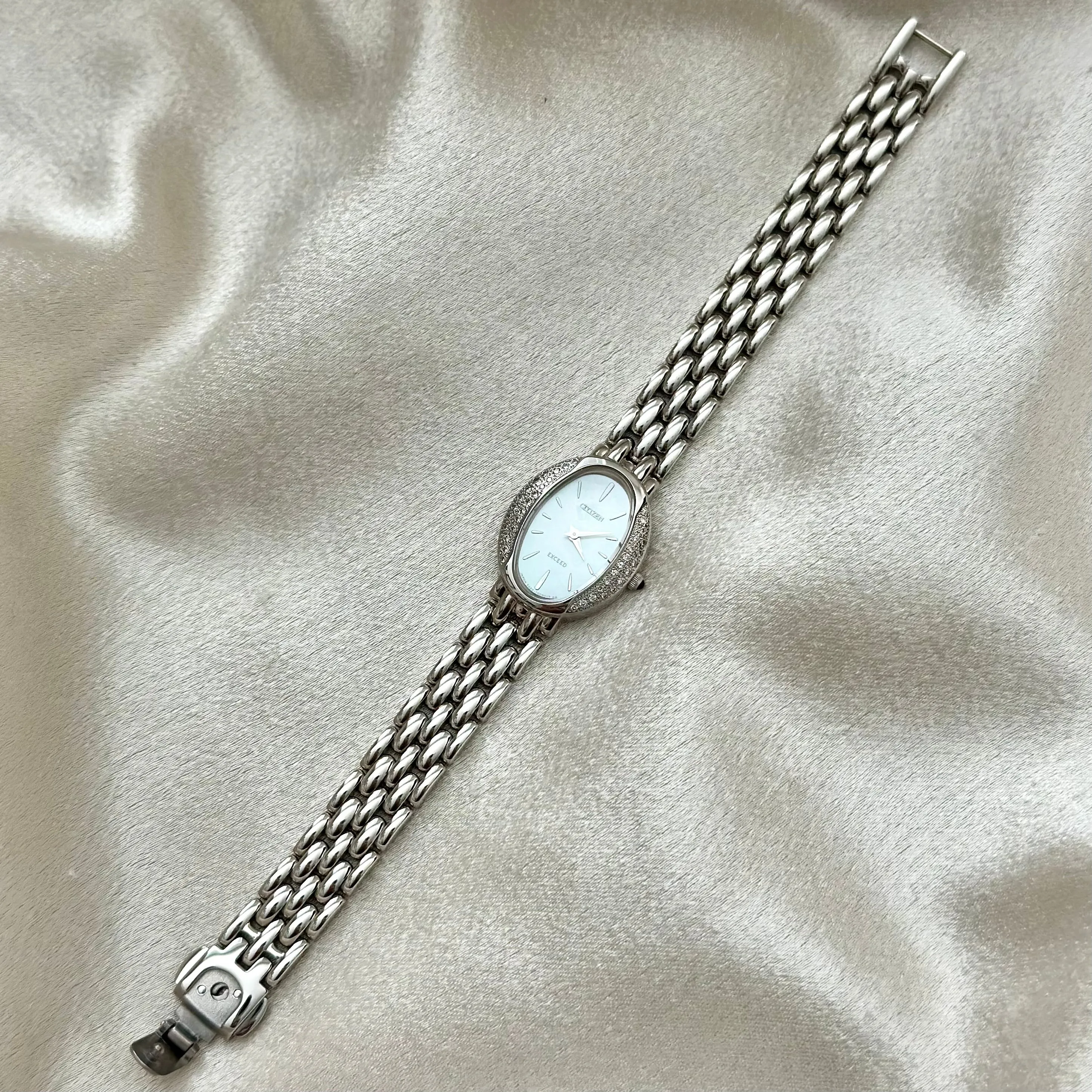 VINTAGE CITIZEN DIAMOND SILVER WATCH