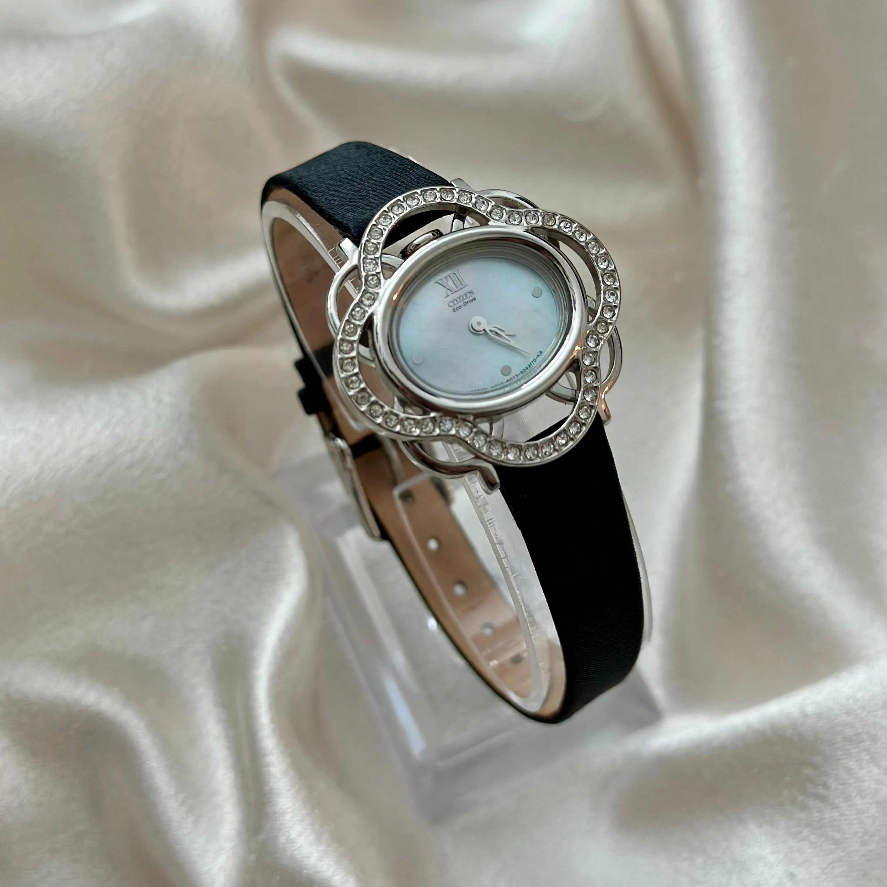 VINTAGE CITIZEN DIAMOND WATCH