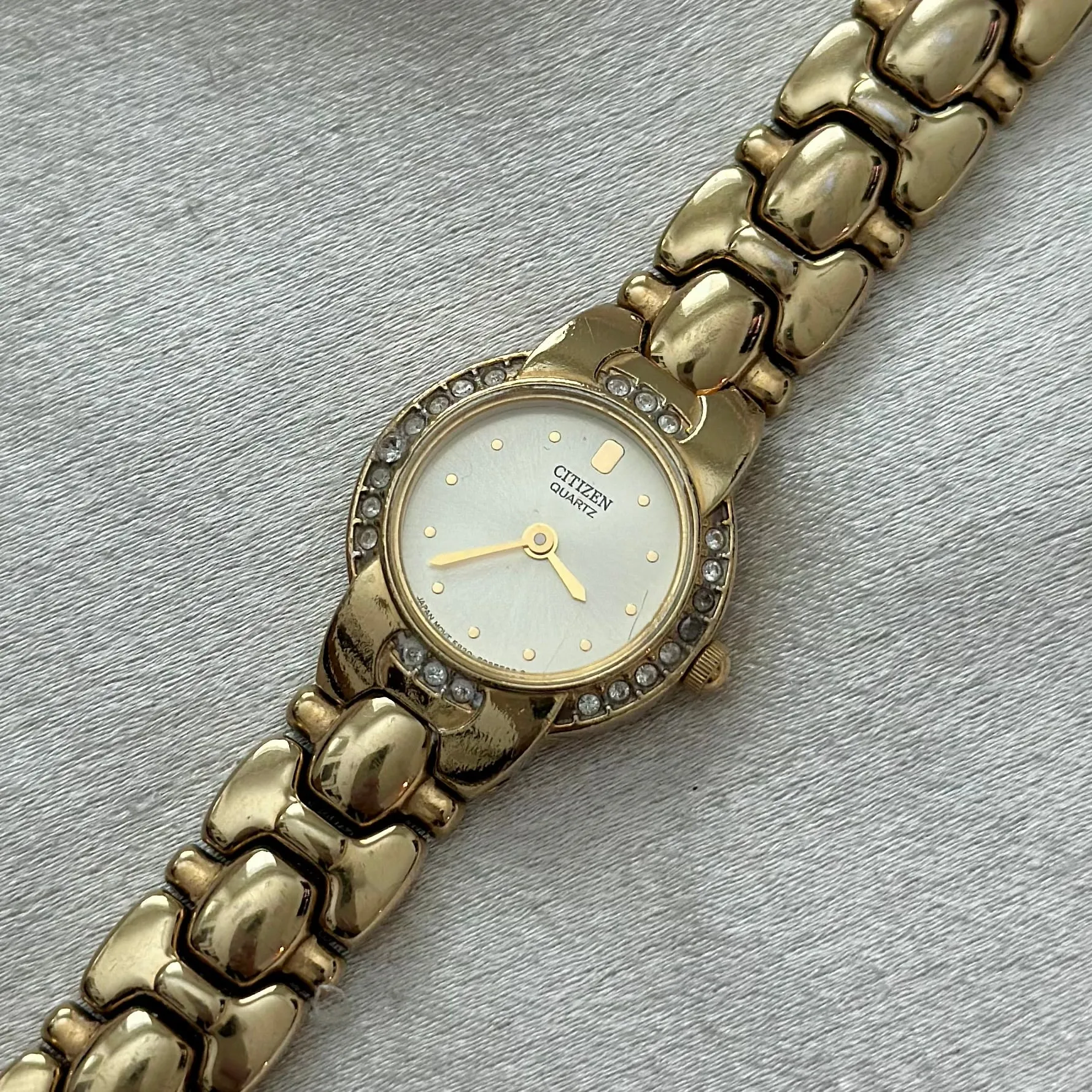 VINTAGE CITIZEN DIAMOND WATCH
