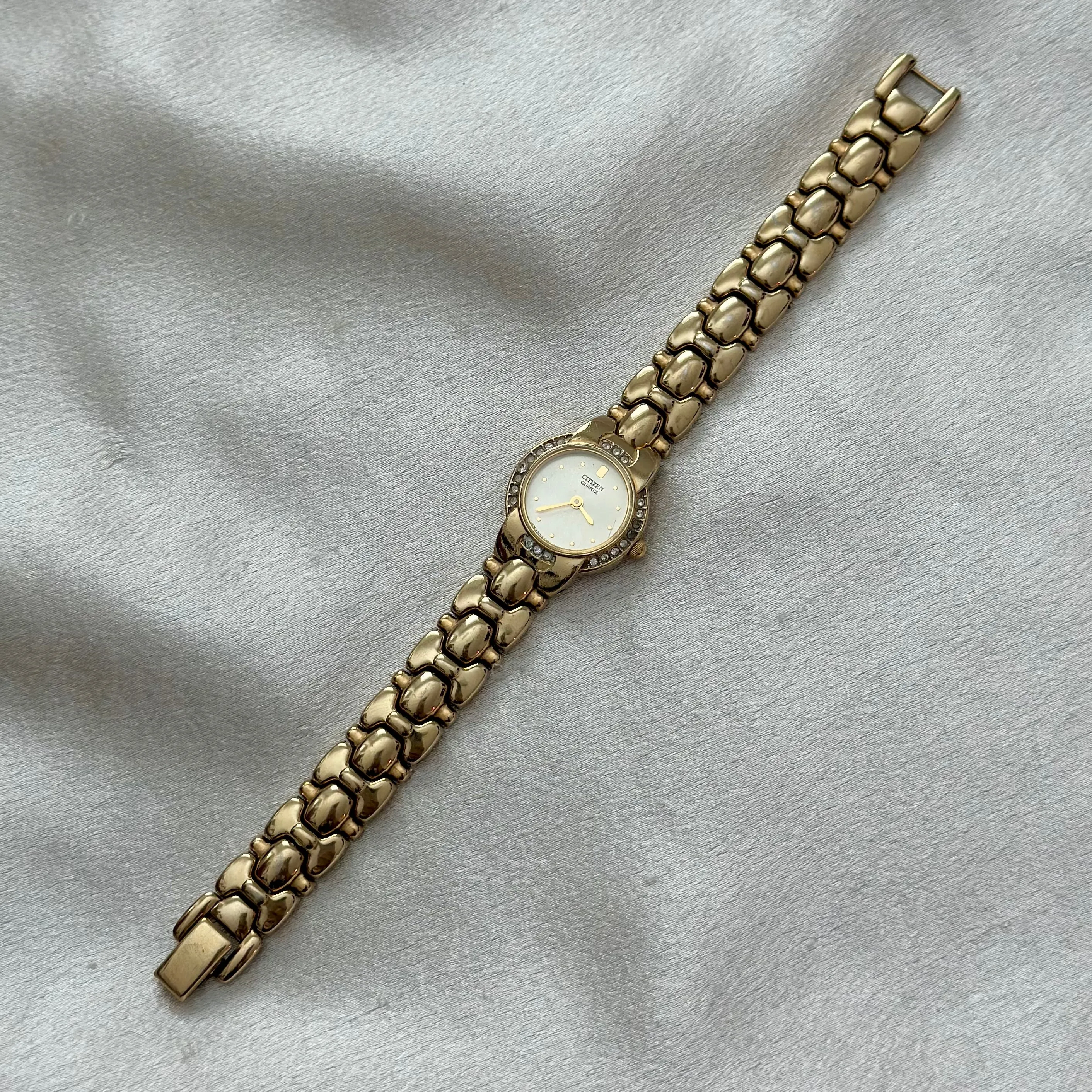 VINTAGE CITIZEN DIAMOND WATCH